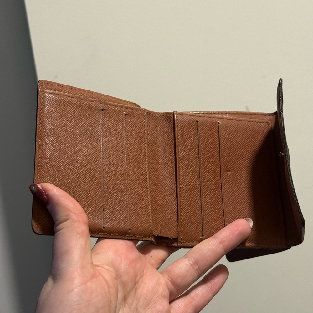 Custom painted AUTH Louis Vuitton wallet - Picture 5 of 6